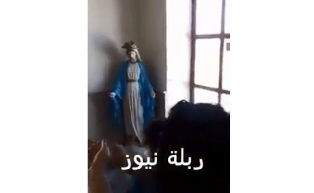 Για θαύμα στη Χομς παραμονή της Παναγίας μιλάνε οι πιστοί! Έτρεχε λάδι από άγαλμα της (βίντεο)